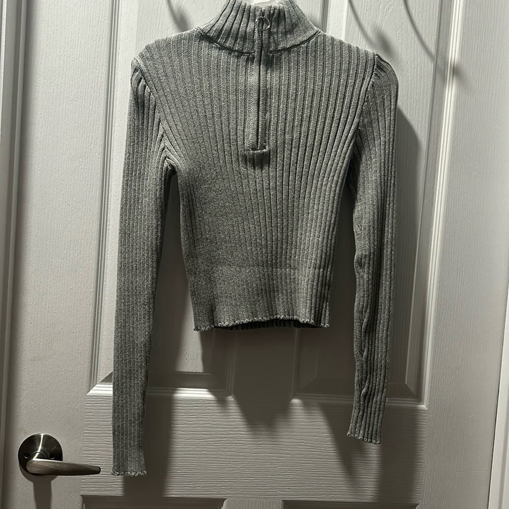 Forever 21 long sleeve sweater